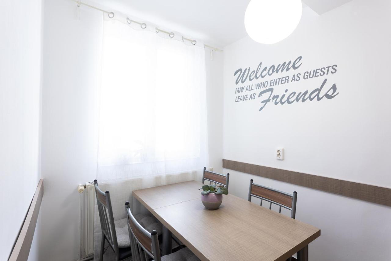 Central Apartment Targu-Mures Bagian luar foto