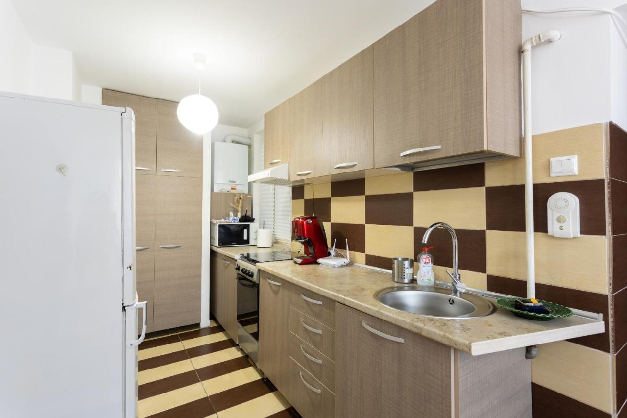 Central Apartment Targu-Mures Bagian luar foto