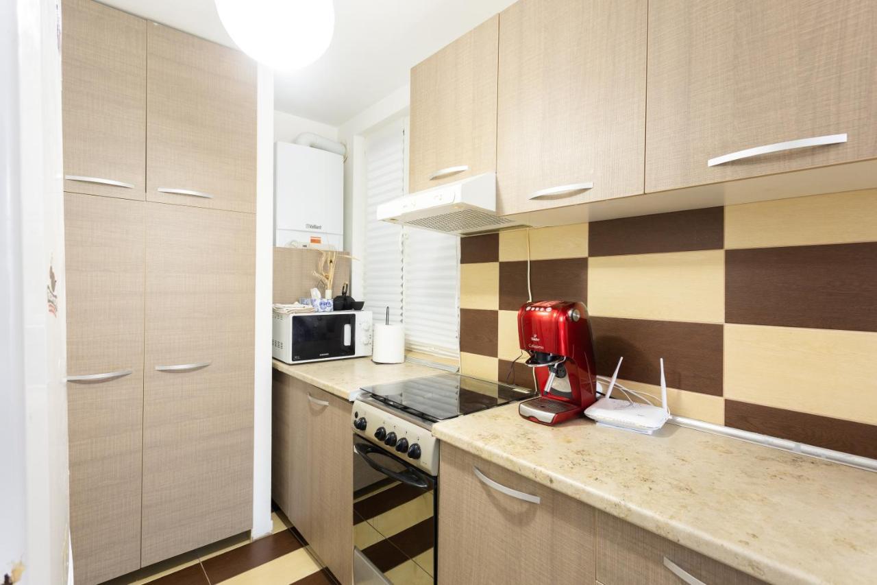 Central Apartment Targu-Mures Bagian luar foto